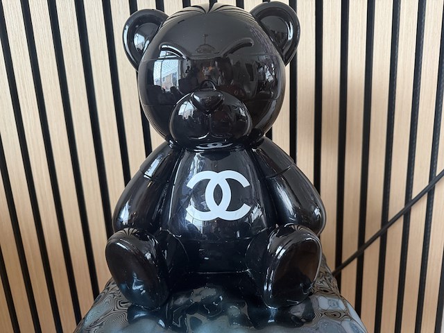 Sculptuur, lior24, chanel beer, zwart - afbeelding 4 van  5