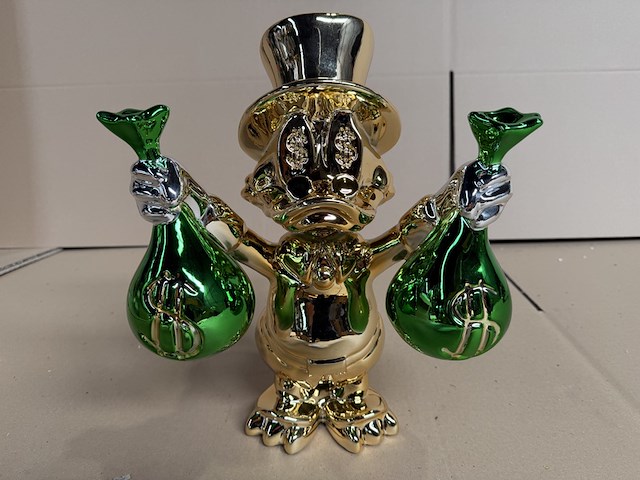 Sculptuur, lior24, dagobert duck, groen goud - afbeelding 3 van  6