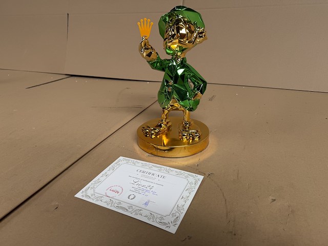 Sculptuur, lior24, dagobert duck, groen goud - afbeelding 2 van  6