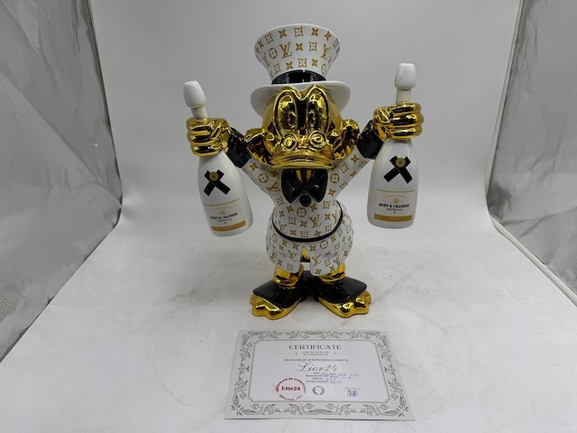 Sculptuur, lior24, dagobert duck moët - afbeelding 2 van  8