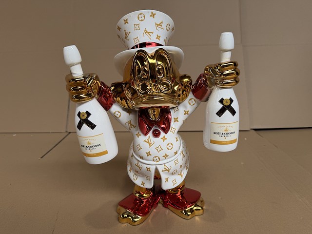 Sculptuur, lior24, dagobert duck, rood wit - afbeelding 3 van  7