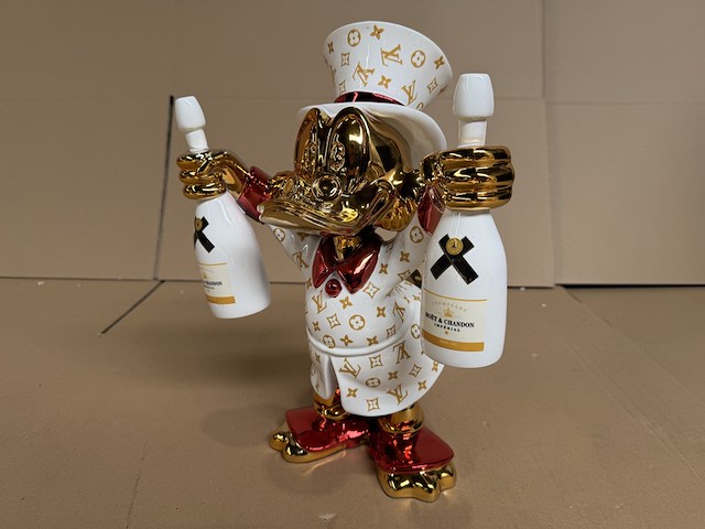 Sculptuur, lior24, dagobert duck, rood wit - afbeelding 4 van  7
