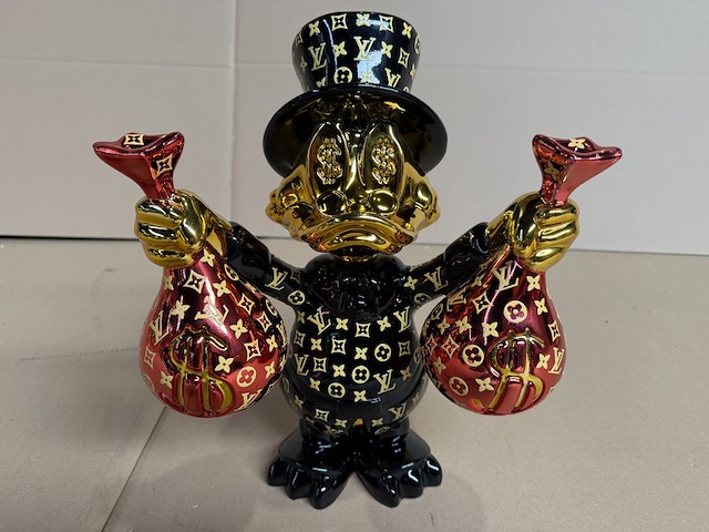 Sculptuur, lior24, dagobert duck, zwart rood - afbeelding 3 van  6