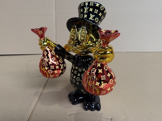 Sculptuur, lior24, dagobert duck, zwart rood - afbeelding 4 van  6