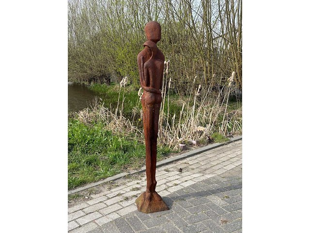 Sculptuur love 160 cm hoog - afbeelding 2 van  3