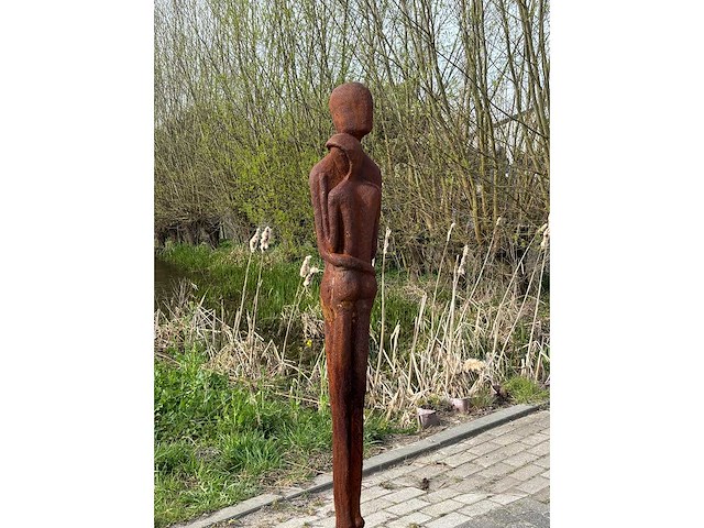 Sculptuur love 160 cm hoog - afbeelding 3 van  3