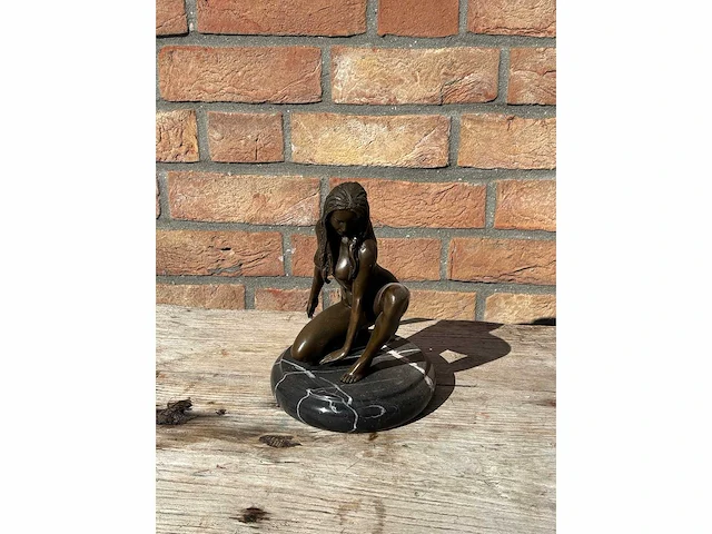 Sculptuur naakte vrouw brons - afbeelding 1 van  1