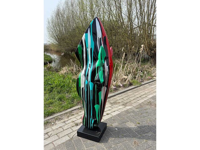 Sculptuur paardenkop 156 cm hoog - afbeelding 3 van  3
