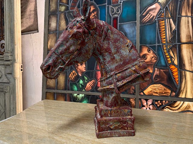 Sculptuur paardenkop - afbeelding 1 van  2