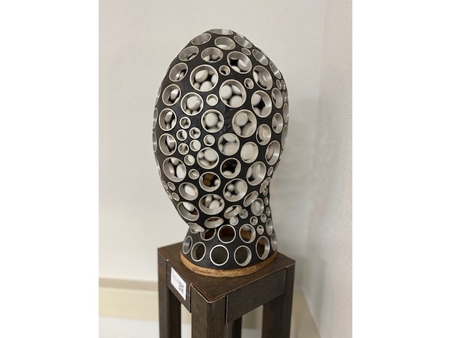 Sculptuur "rik van rijswick", lichtwachter, op sokkel - afbeelding 2 van  6