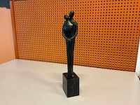 Sculptuur “sjoukje ultzen- bronsfiguur nr.69”