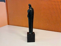 Sculptuur “sjoukje ultzen- bronsfiguur nr.69” - afbeelding 2 van  7