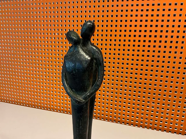 Sculptuur “sjoukje ultzen- bronsfiguur nr.69” - afbeelding 6 van  7