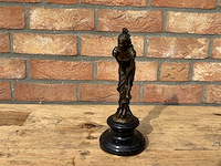 Sculptuur vrouw 25 cm hoog - afbeelding 1 van  2
