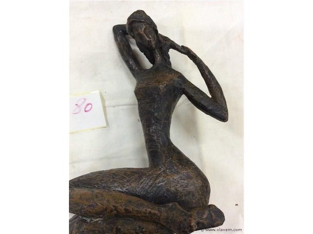 Sculptuur vrouw ( kunststof?) h:25 - afbeelding 2 van  2