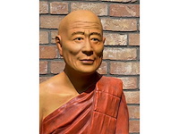 Sculptuur zittende monnik - afbeelding 2 van  3