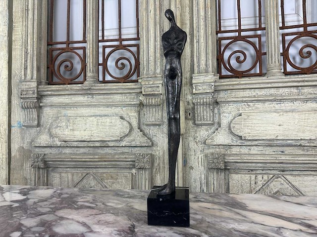 Sculptuur - afbeelding 1 van  2