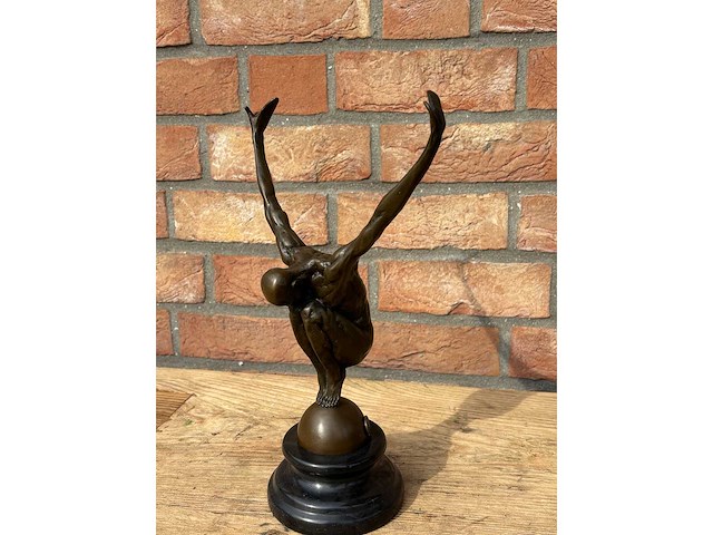 Sculptuur - afbeelding 2 van  2