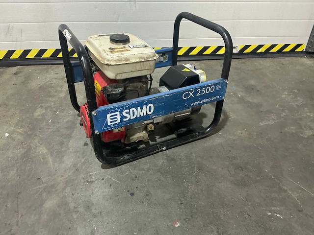 Sdmo cx2500 stroomgenerator - afbeelding 1 van  6