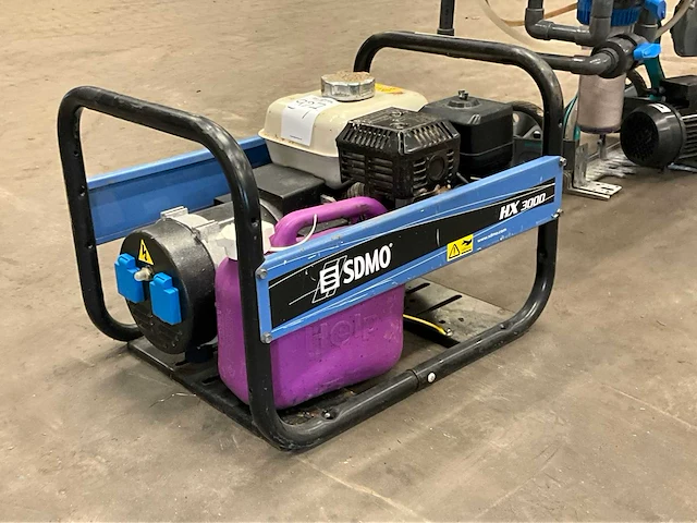 Sdmo hx 3000 noodstroom aggregaat - afbeelding 4 van  6