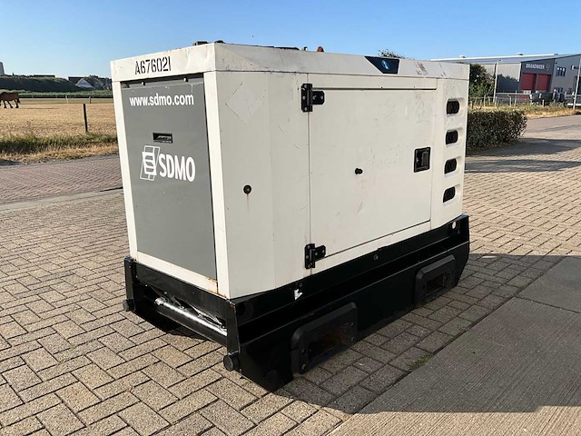 Sdmo r22c3 stroomgenerator - afbeelding 3 van  9