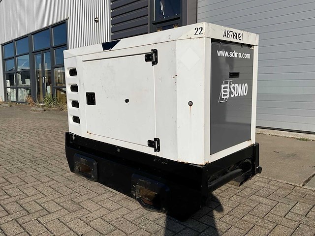 Sdmo r22c3 stroomgenerator - afbeelding 4 van  9