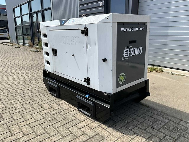 Sdmo r22c3 stroomgenerator - afbeelding 4 van  8