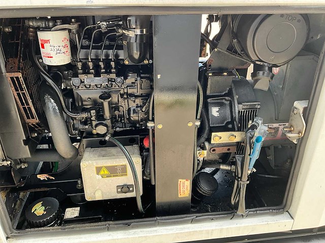 Sdmo r22c3 stroomgenerator - afbeelding 6 van  8