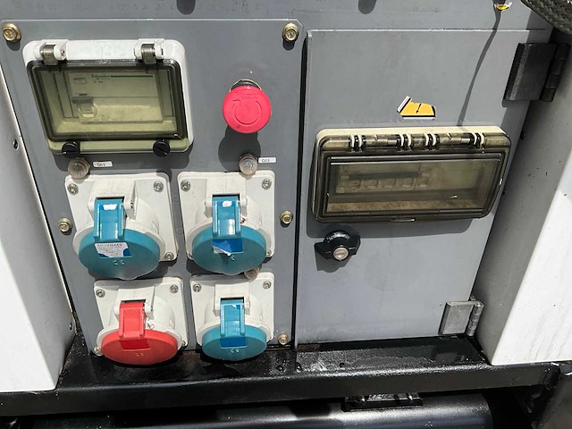 Sdmo r22c3 stroomgenerator - afbeelding 7 van  8