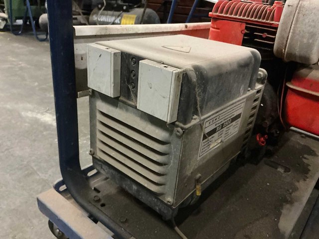 Sdmo rg 2500 ranger mobiele stroomgenerator - afbeelding 2 van  5