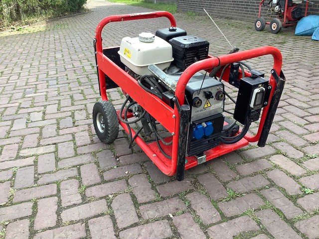 Sdmo vx 200-4 h lasgenerator - afbeelding 1 van  4