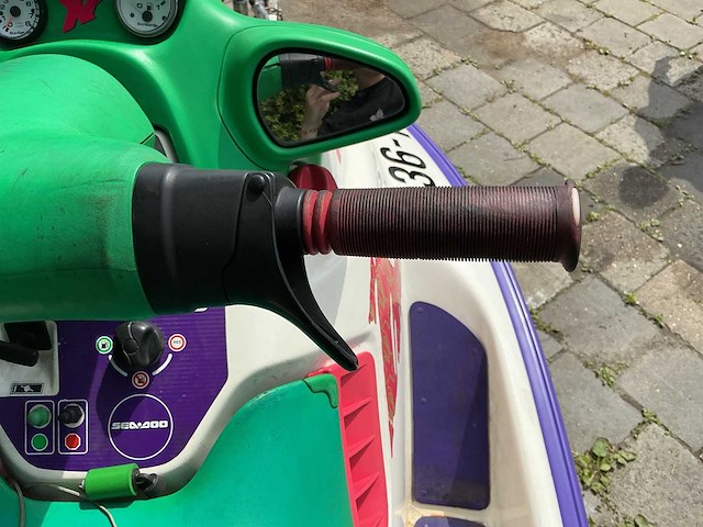 Sea-doo bombardier waterscooter op trailer - afbeelding 20 van  26