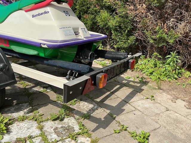 Sea-doo bombardier waterscooter op trailer - afbeelding 23 van  26