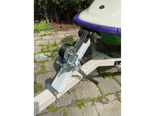 Sea-doo bombardier waterscooter op trailer - afbeelding 25 van  26