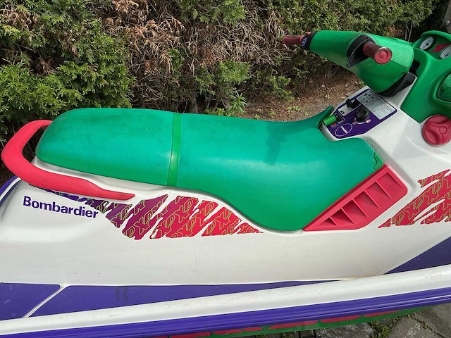 Sea-doo bombardier waterscooter op trailer - afbeelding 8 van  26