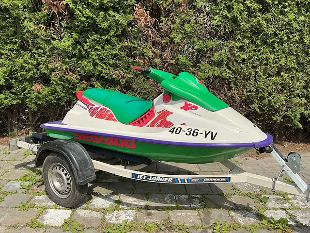 Sea-doo bombardier waterscooter op trailer - afbeelding 2 van  26