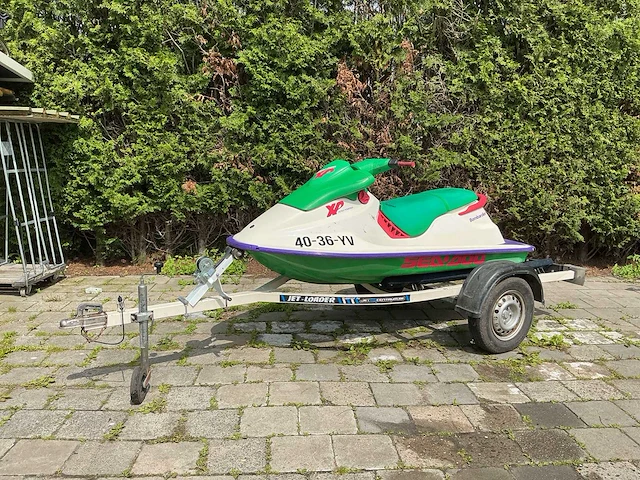 Sea-doo bombardier waterscooter op trailer - afbeelding 21 van  26