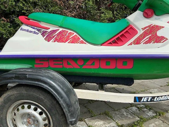 Sea-doo bombardier waterscooter op trailer - afbeelding 22 van  26