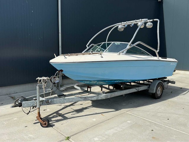Sea ray - 190 - 140 pk - speedboot - 1979 - afbeelding 1 van  52