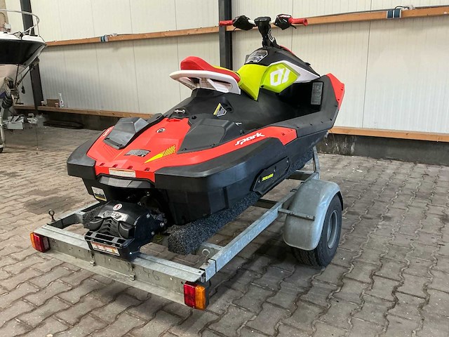 Seadoo spark trix waterscooter incl. trailer - afbeelding 4 van  26