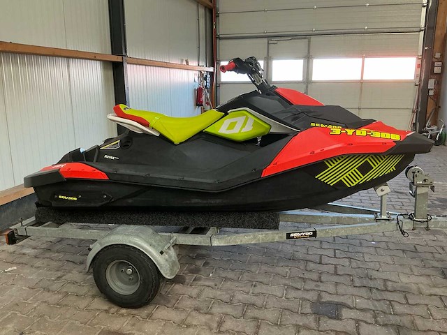 Seadoo spark trix waterscooter incl. trailer - afbeelding 22 van  26