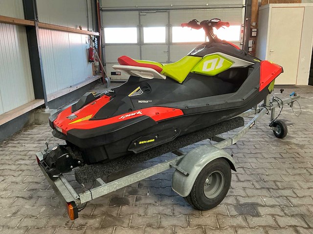 Seadoo spark trix waterscooter incl. trailer - afbeelding 26 van  26
