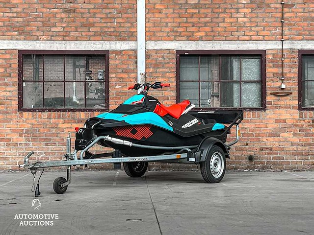 Seadoo spark trixx 90pk 899cc 2018 - afbeelding 1 van  10