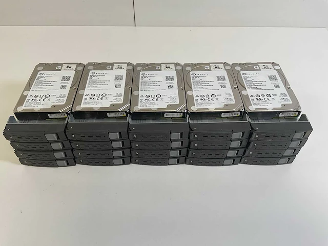 Seagate 20x 900 gb 10k sas (st900mm0018) hdds (20x) - afbeelding 1 van  11