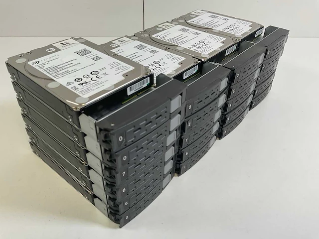 Seagate 21x 900 gb 10k sas (st900mm0178) hdds (21x) - afbeelding 6 van  12