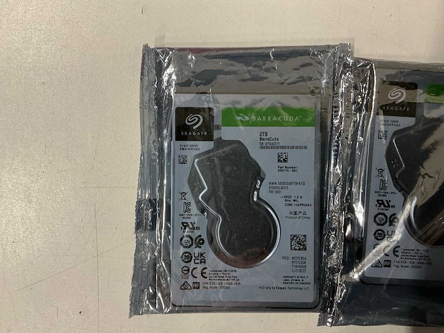 Seagate barracuda 2tb sdc003 (3x) - afbeelding 2 van  2