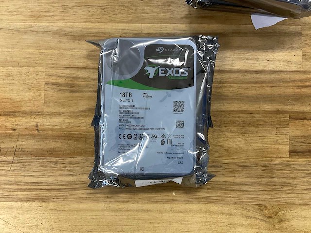 Seagate exos x18 harde schijf 18tb stl015 - afbeelding 1 van  4