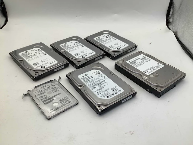 Seagate hitachi interne hardeschijf (6x) - afbeelding 1 van  5