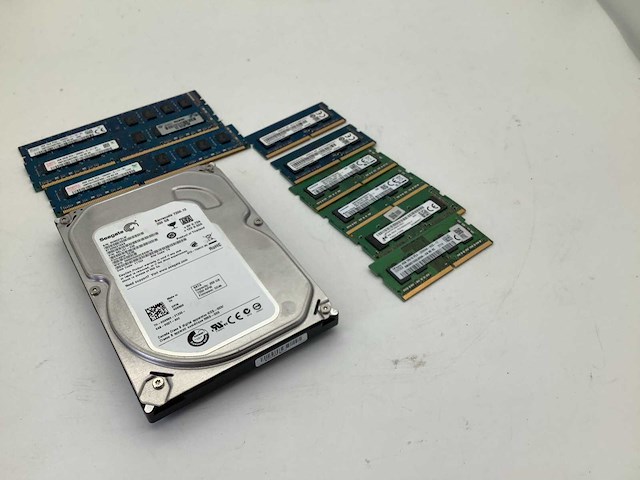 Seagate, samsung enz. 2,5 inch en 3,5 inch interne hardeschijf en ram (10x) - afbeelding 1 van  4