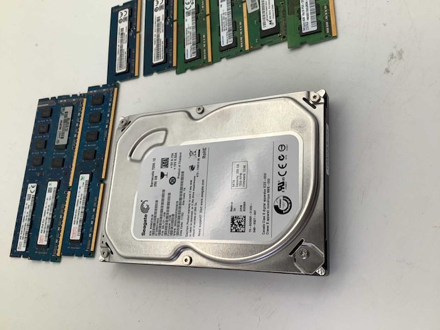 Seagate, samsung enz. 2,5 inch en 3,5 inch interne hardeschijf en ram (10x) - afbeelding 3 van  4